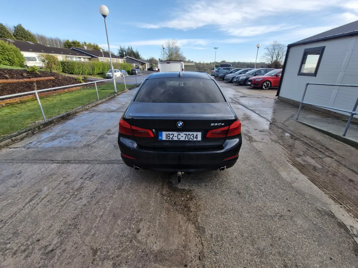 2018 BMW 530e - Image 3