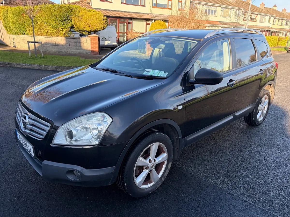 10 Nissan Qashqai+2 NCT 08/26 - Image 4