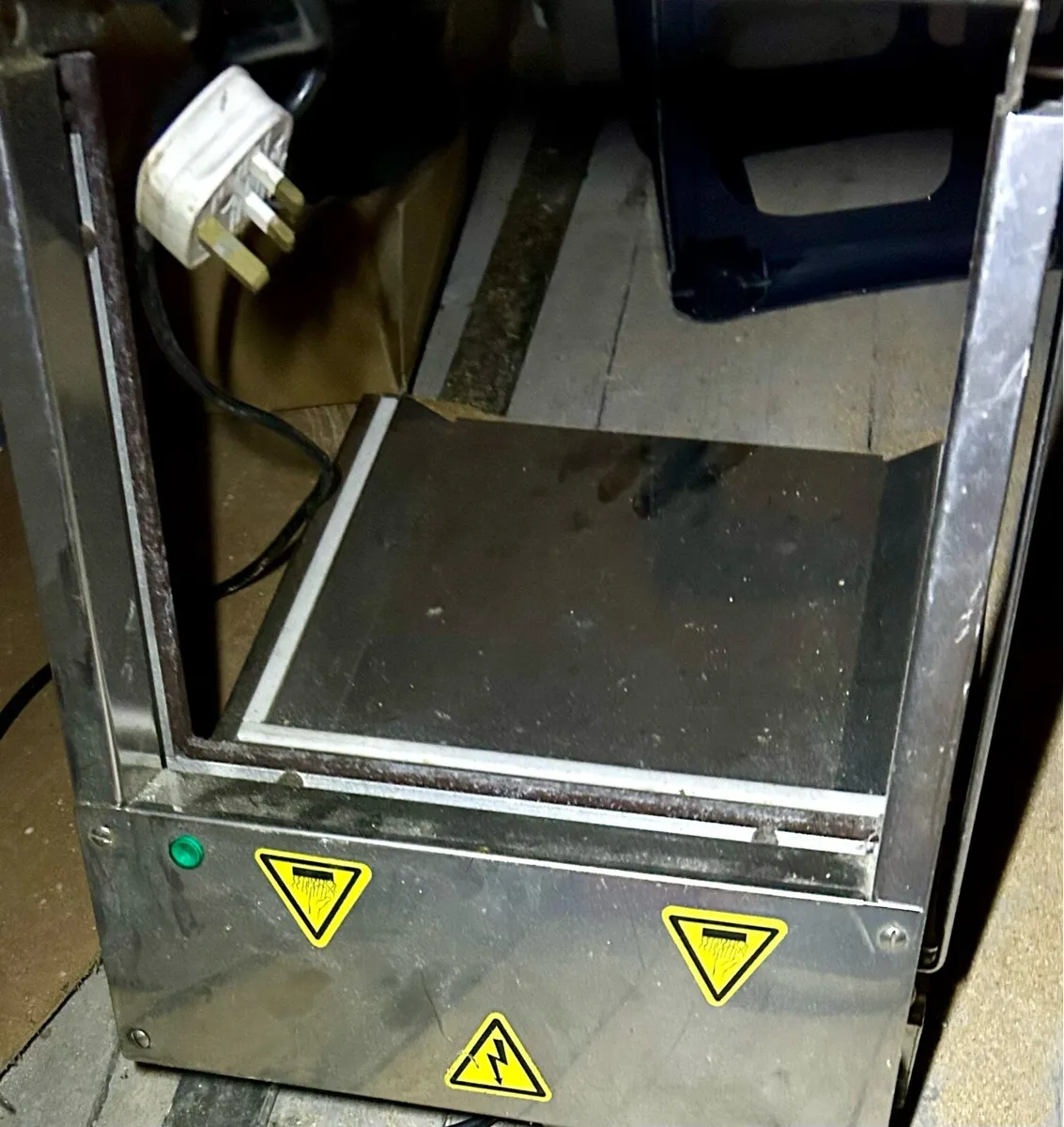 Fish / meat pouch heat sealing machine - Image 2