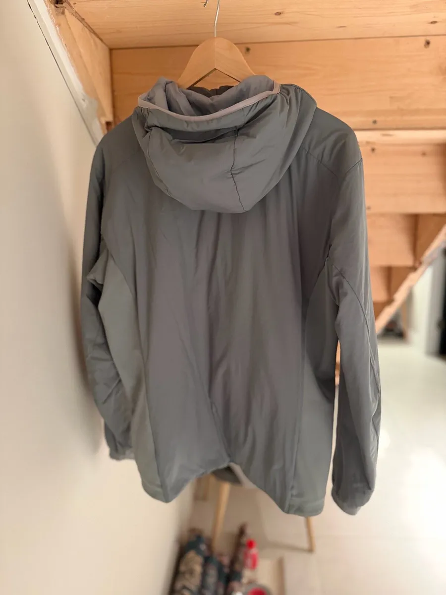 Arc’teryx Atom Hoody Men’s - Image 2