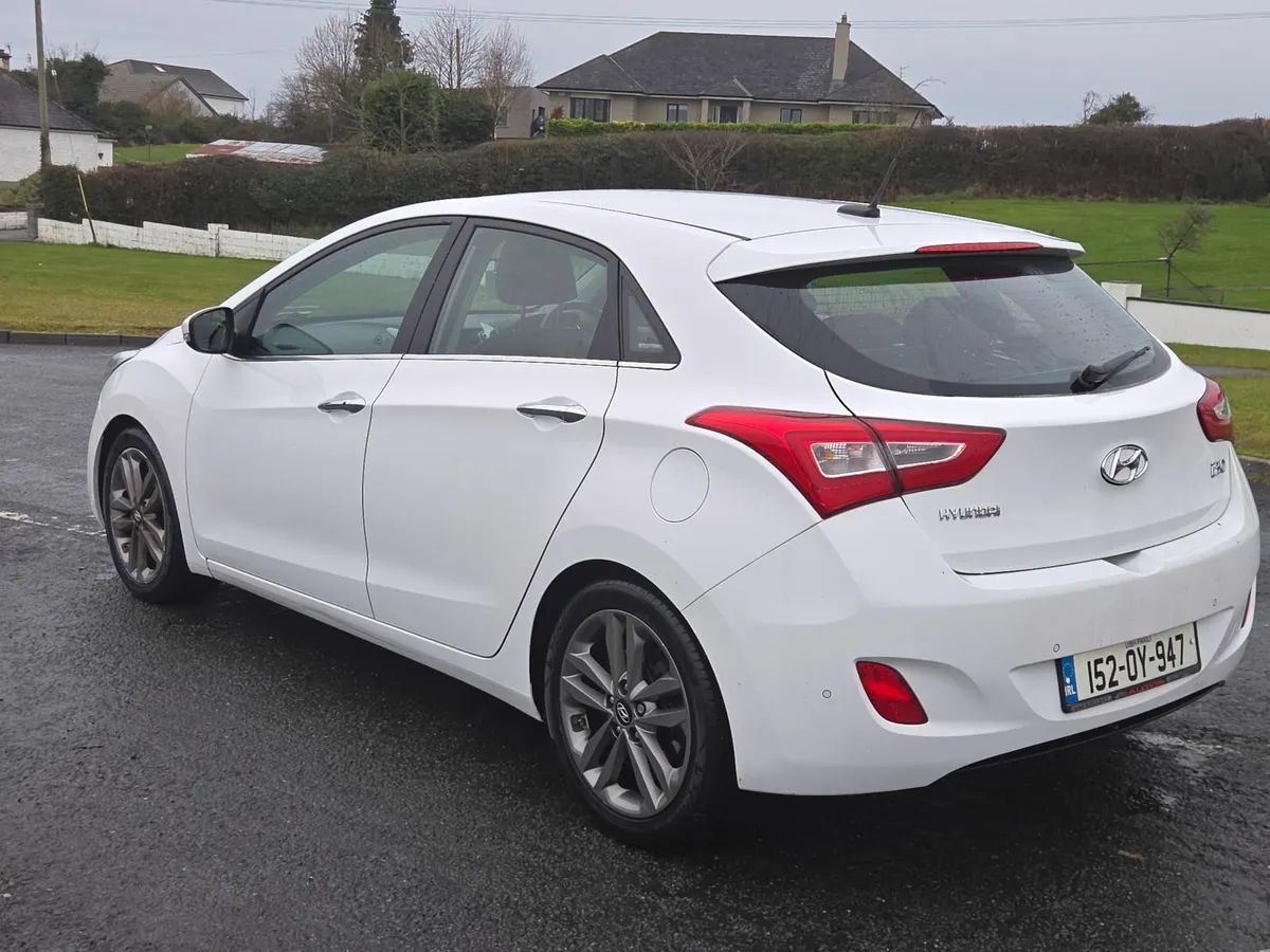Hyundai i30 2015 - Image 2