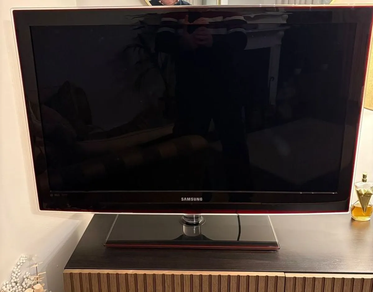 TV for sale - Image 1