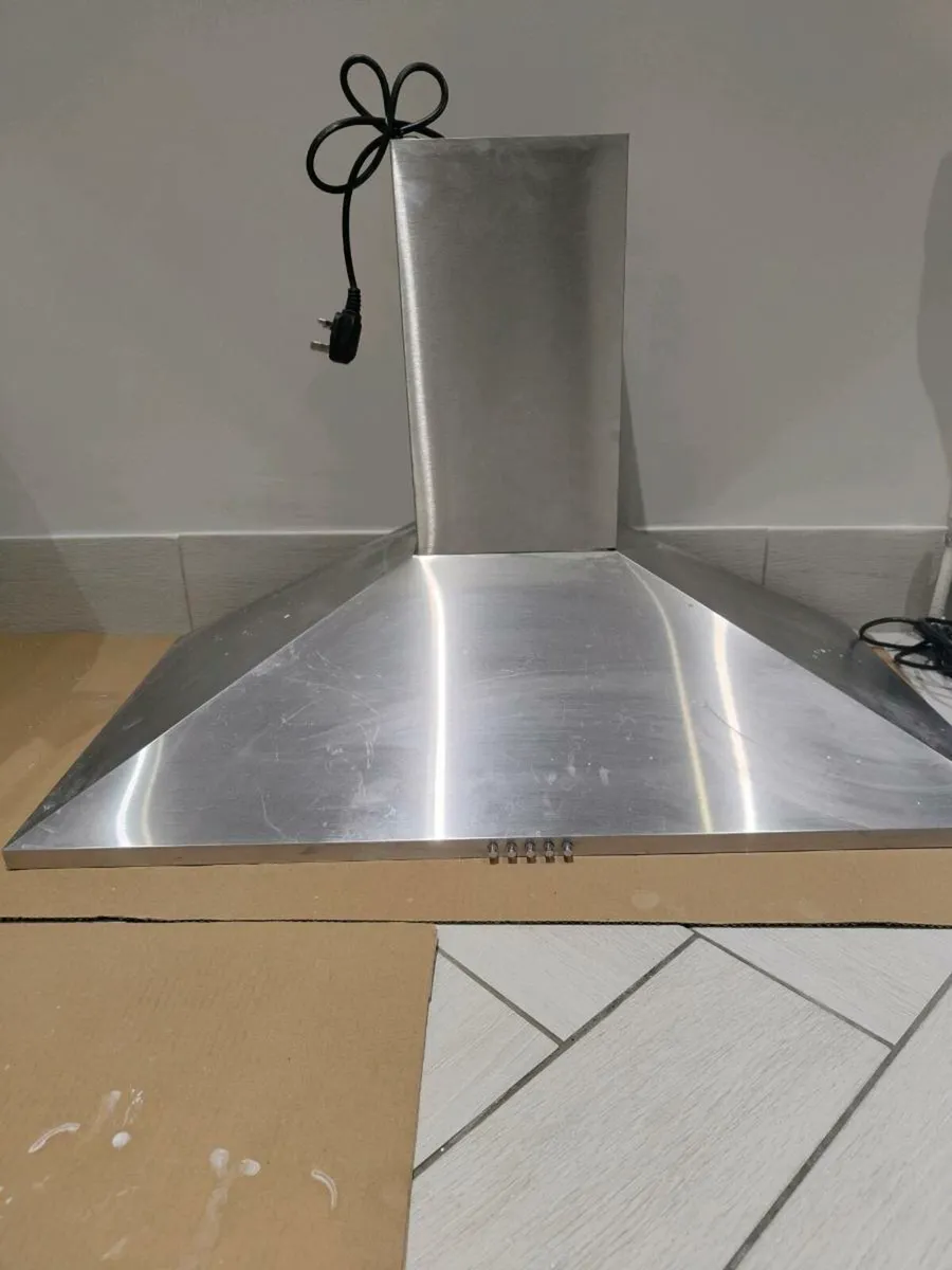 Free extractor hood - Image 2