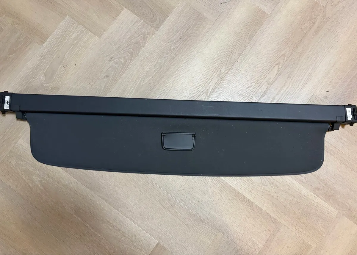 Volvo XC60 retractable parcel shelf 2016 yr model