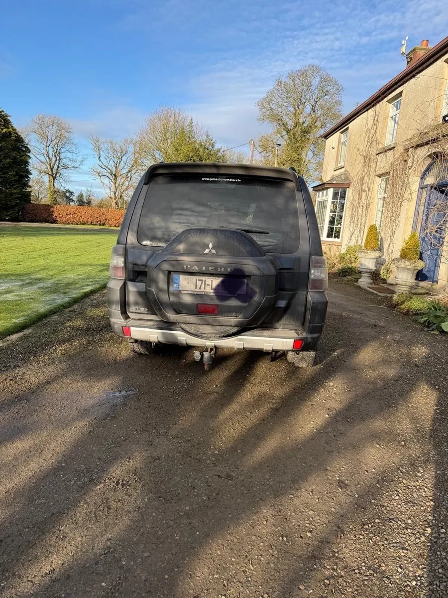 Mitsubishi Pajero 3.2 - Image 2
