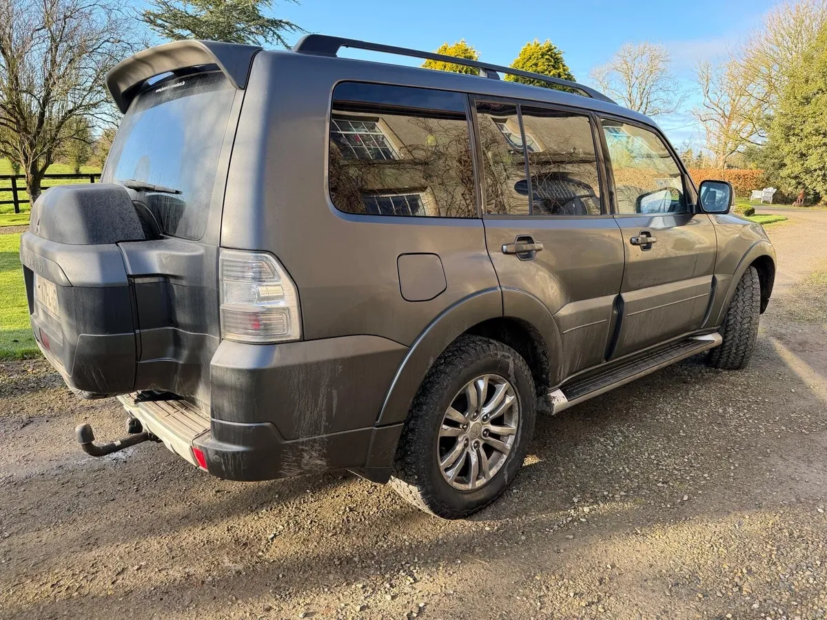 Mitsubishi Pajero 3.2 - Image 3
