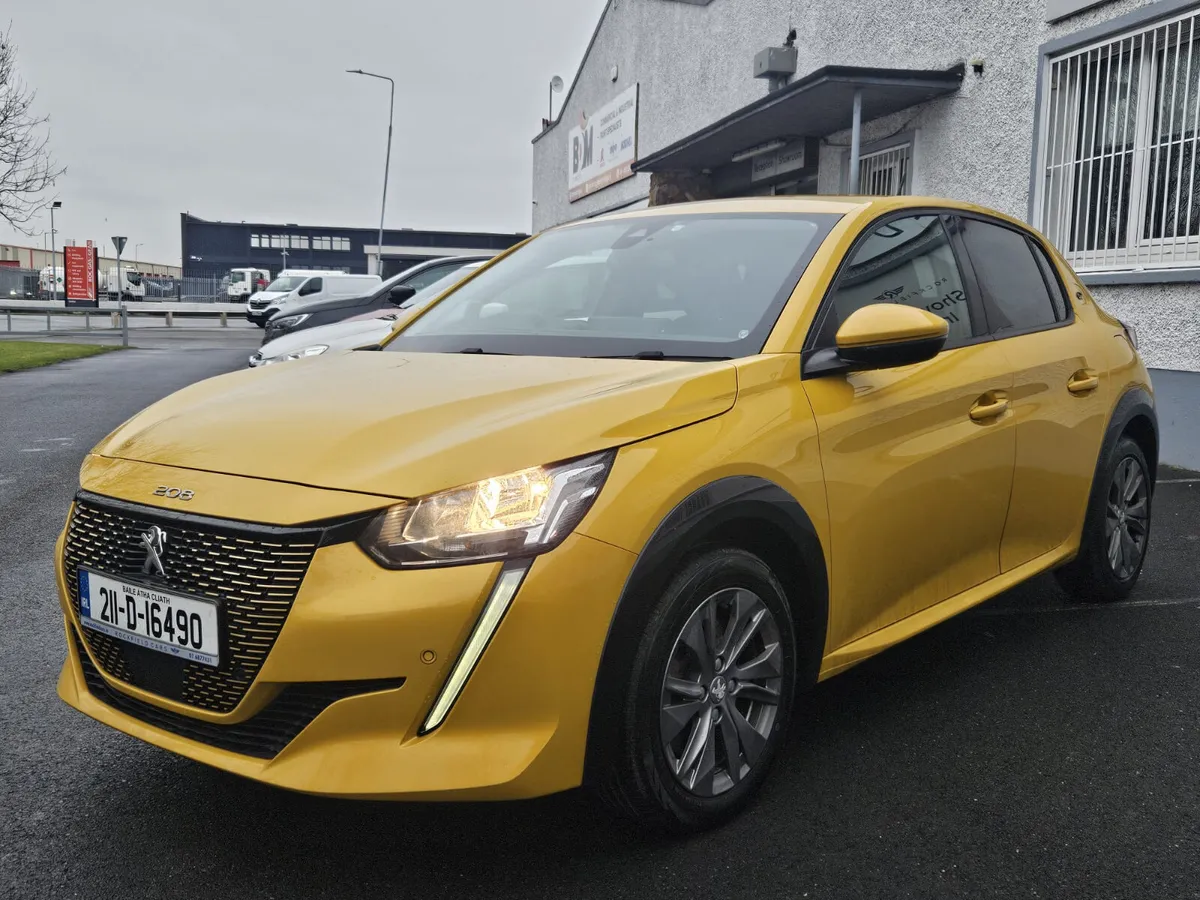 Peugeot E208- 50KW - ALLURE - 120TAX - APPLE PLAY - Image 1
