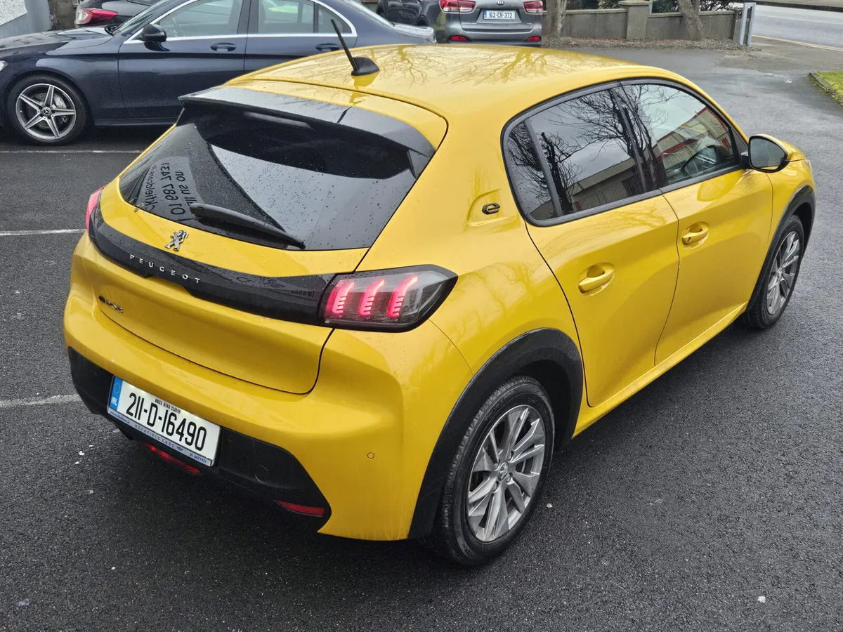 Peugeot E208- 50KW - ALLURE - 120TAX - APPLE PLAY - Image 2