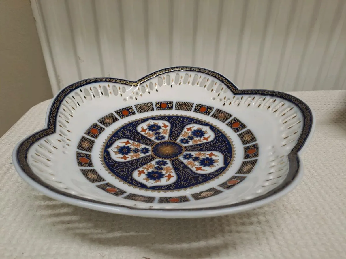 Antique Old Coalport pierced dish - Image 1