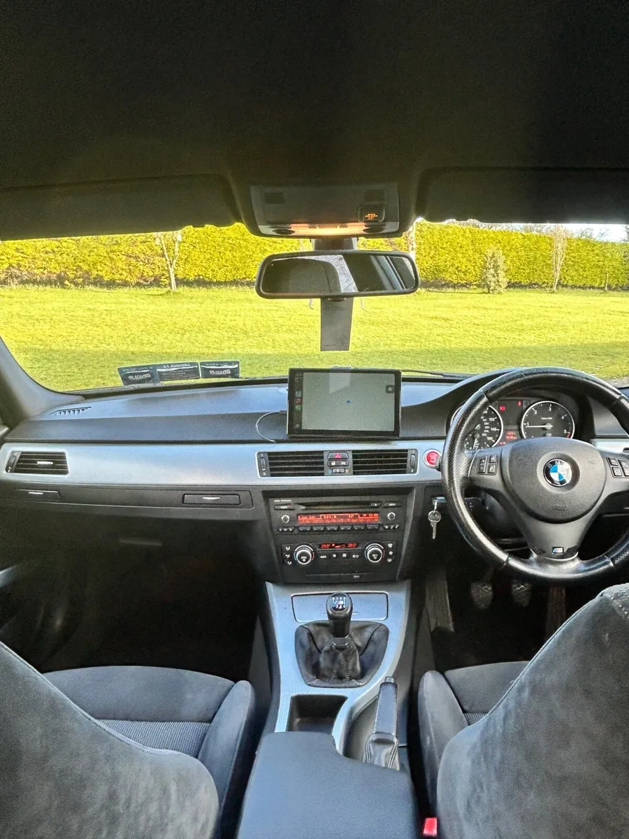 BMW 3-Series 2010 - Image 4