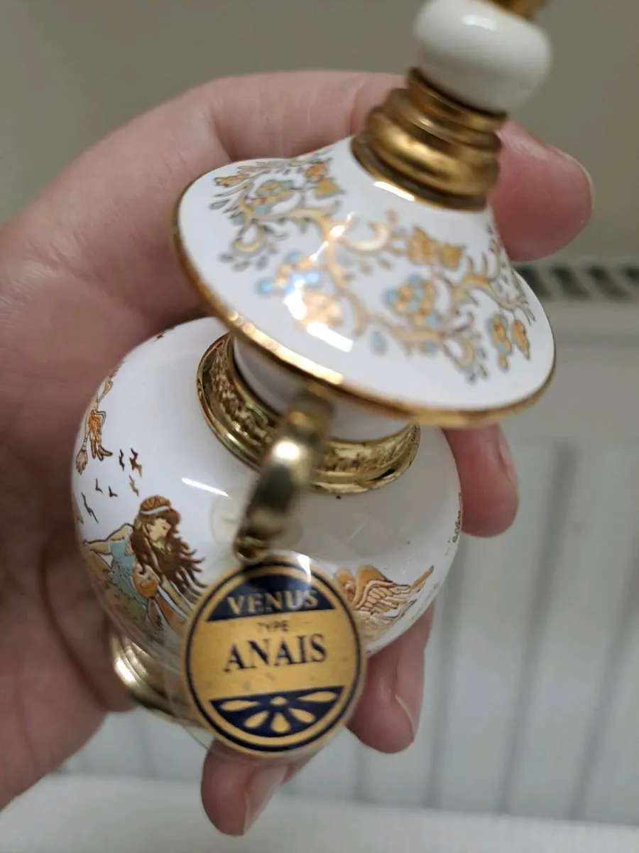 Decorative Porcelain Perfume Bottle - Image 4