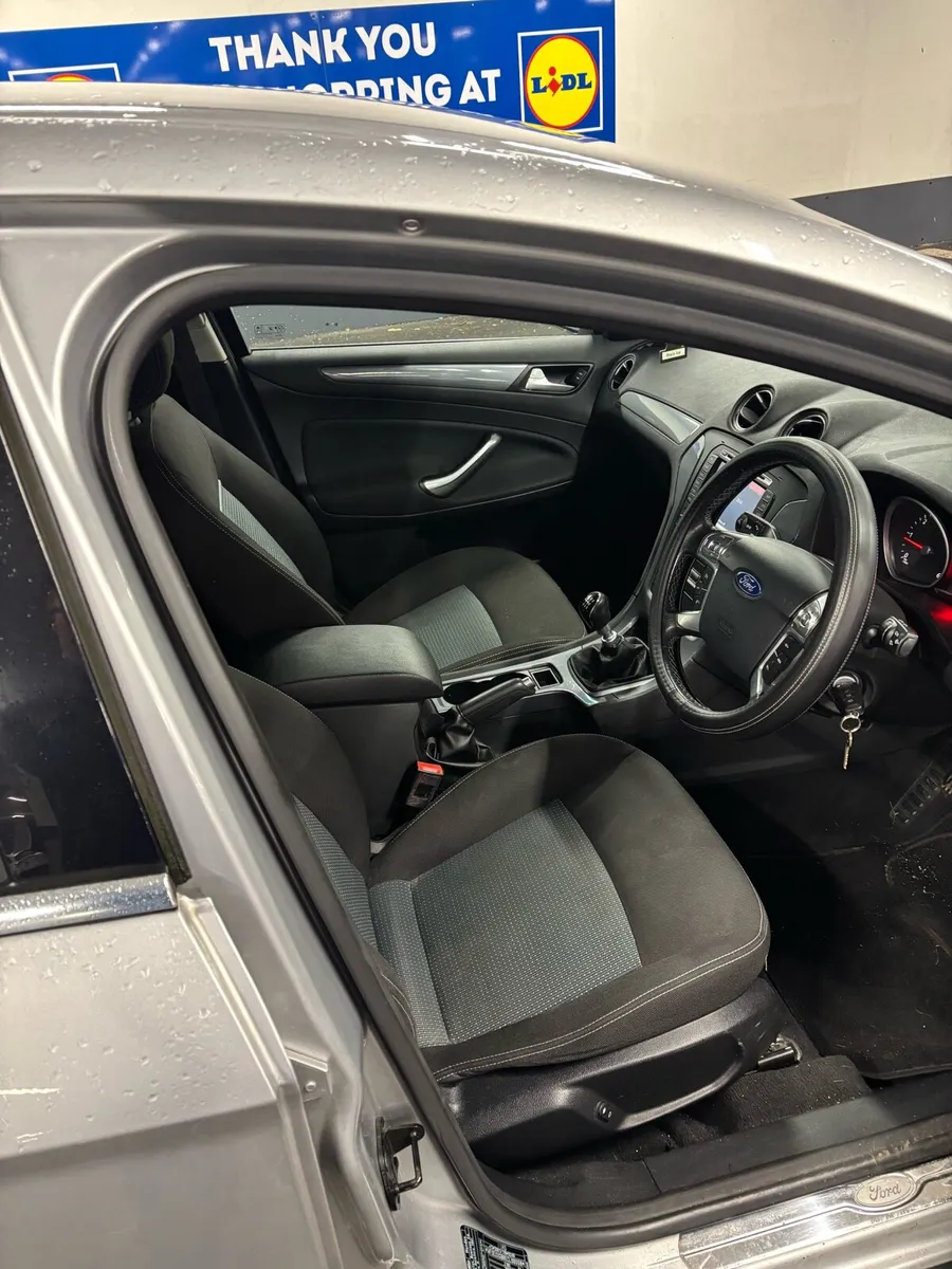 Ford Mondeo Zetec business class - Image 3