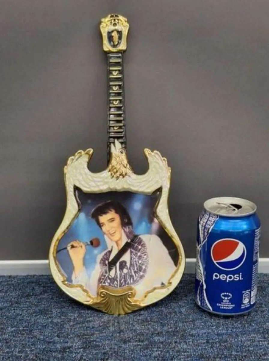 Elvis Presley Guitar Shaped Wall Plate - Image 4