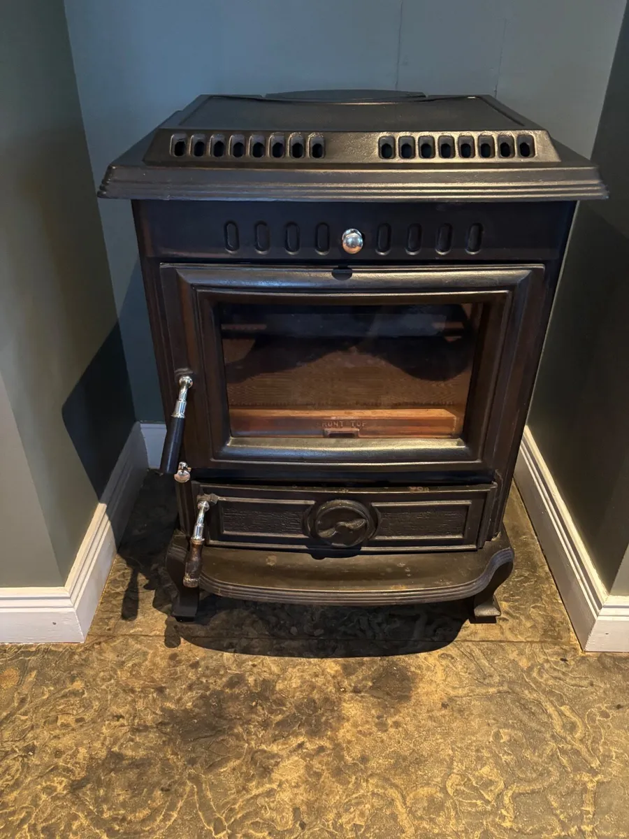 Olymberyl  Stove for sale - Image 3