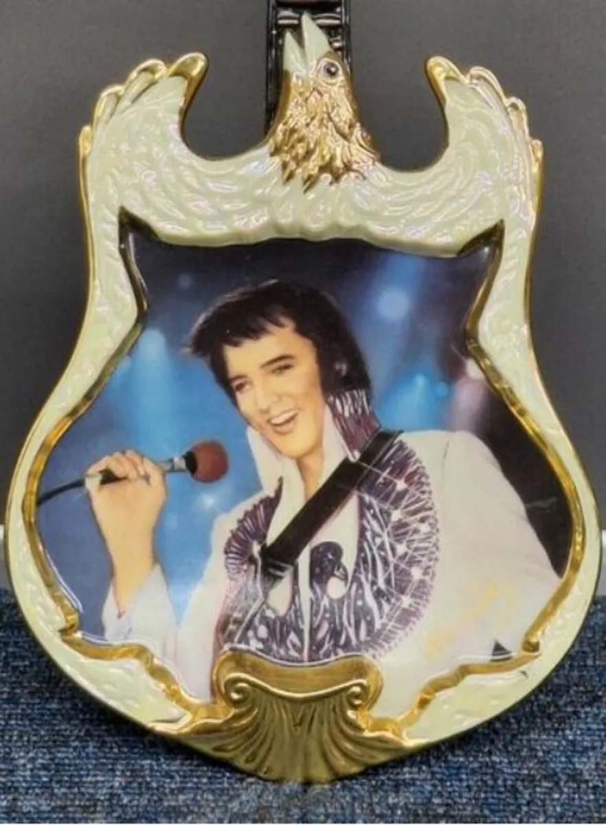 Elvis Presley Guitar Shaped Wall Plate - Image 1