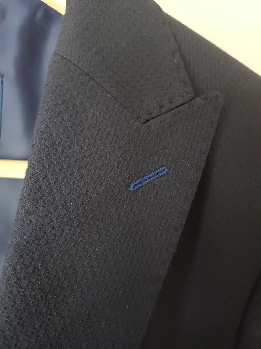 Benetti Signature Tailored Navy 3 Piece Suit 38L - Image 4