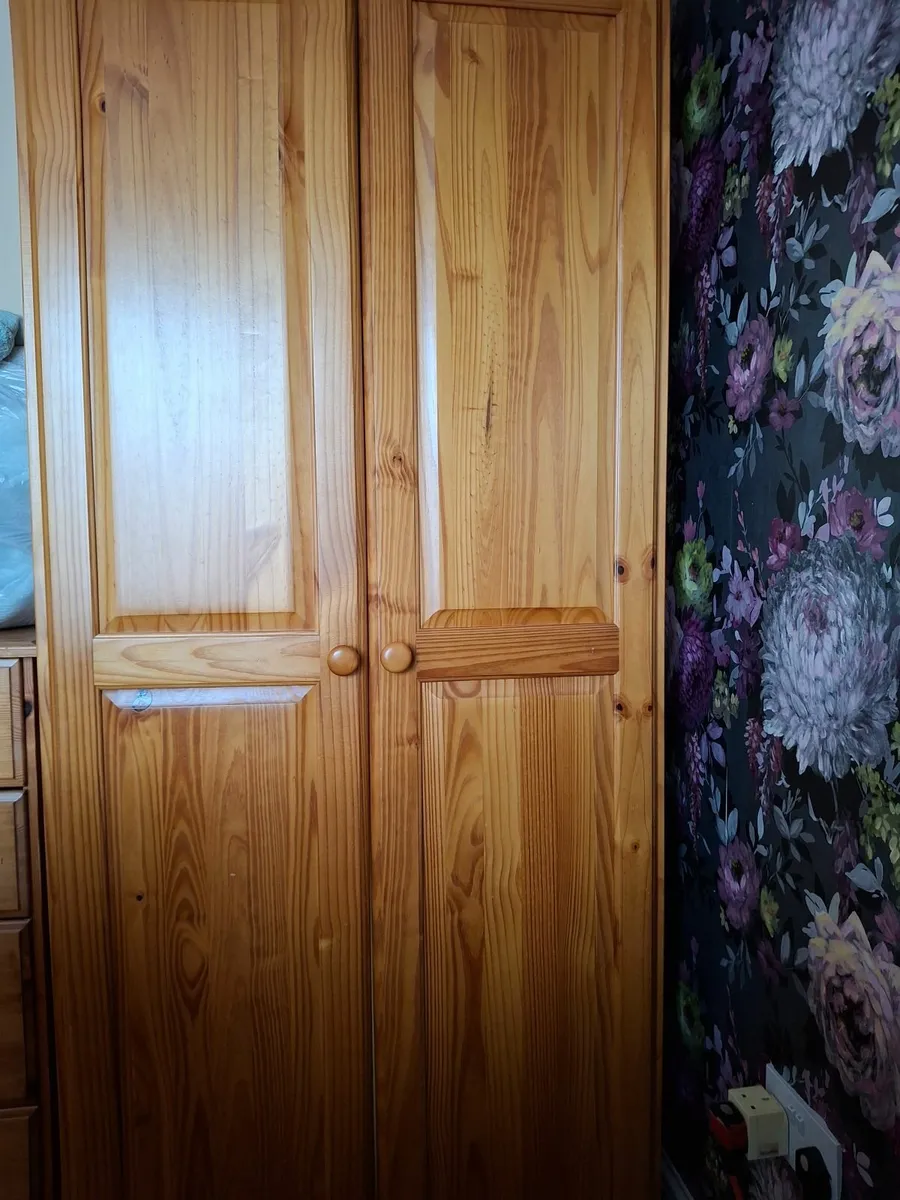 Bedroom furniture and garden item - Image 2