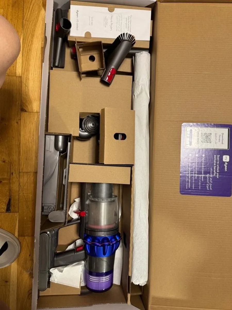 Dyson V15 Detect Extra - Image 2