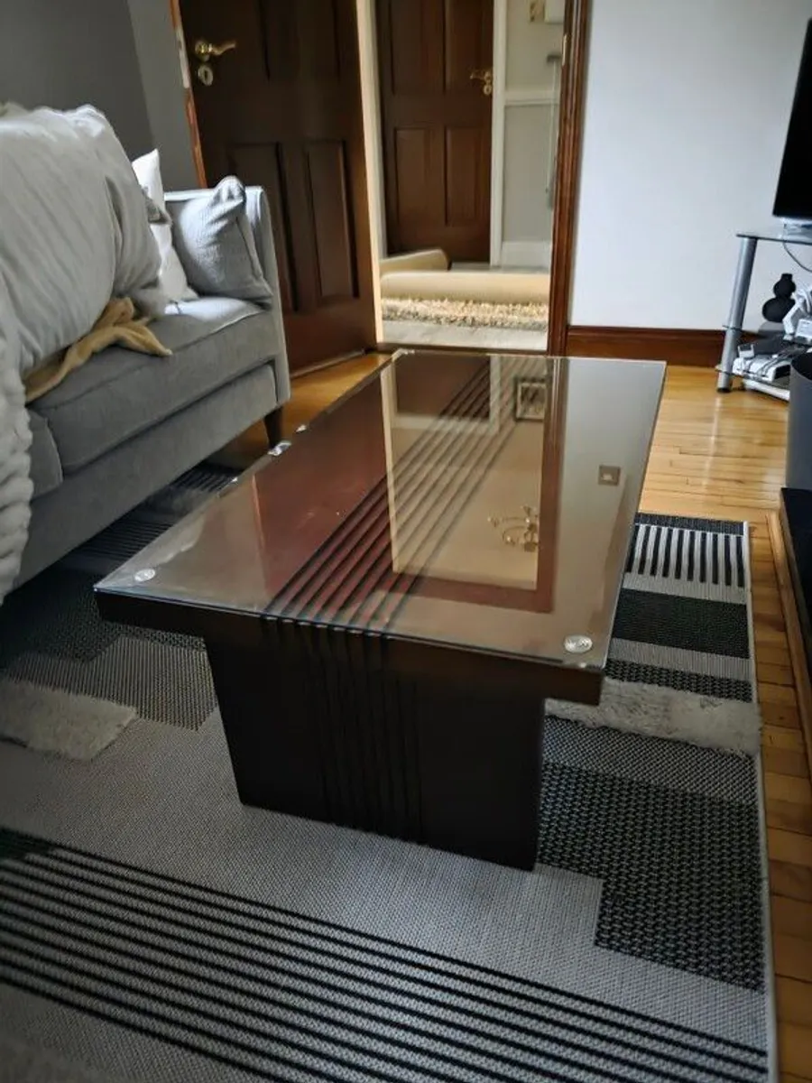 Coffee table and side table - Image 1