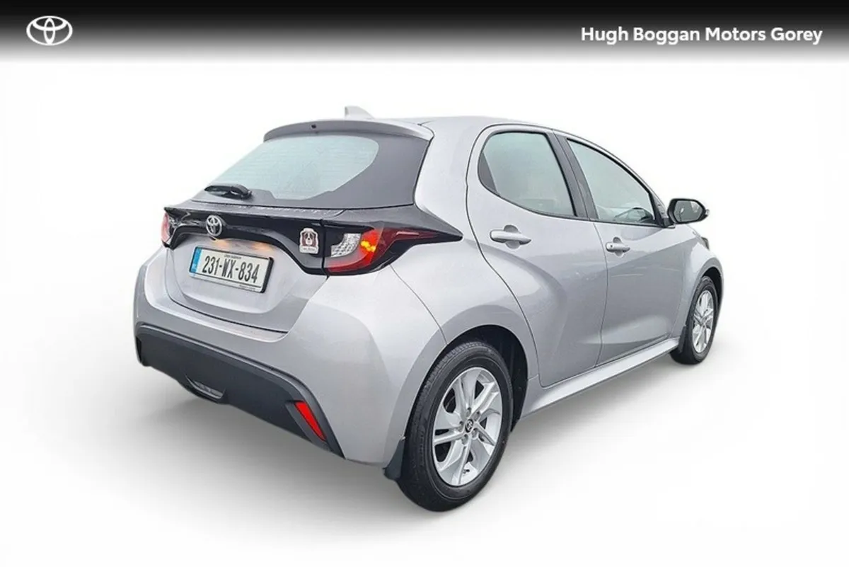 Toyota Yaris 1.0 Luna Manual - Image 2