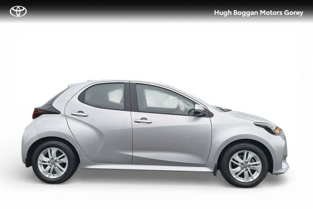 Toyota Yaris 1.0 Luna Manual - Image 3