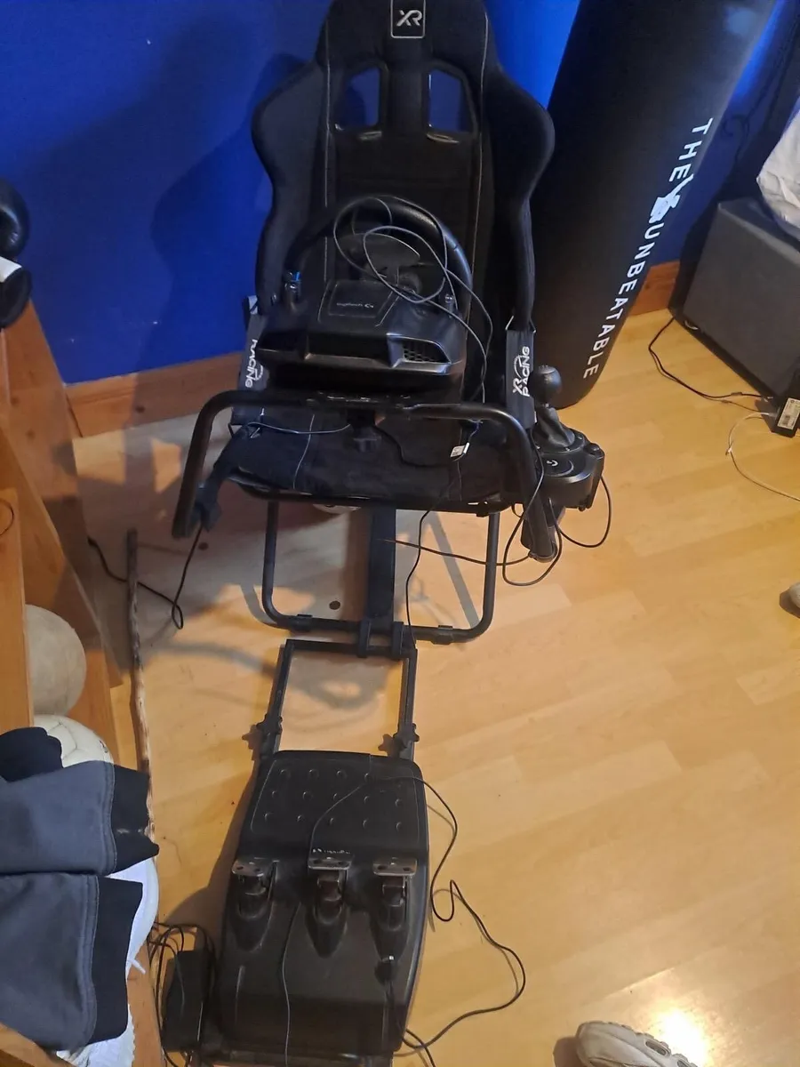 PS 4 Racing Chair and accessories - Image 4