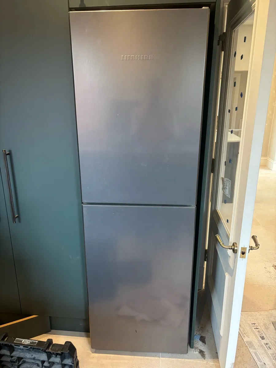 Liebherr freestanding fridge freezer - Image 1