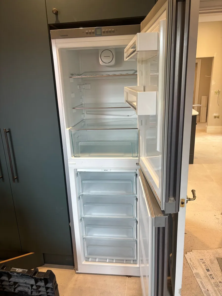 Liebherr freestanding fridge freezer - Image 3