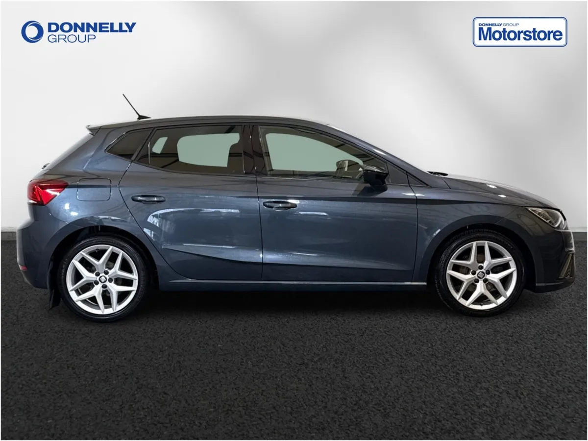 SEAT Ibiza Hatchback FR - Image 3