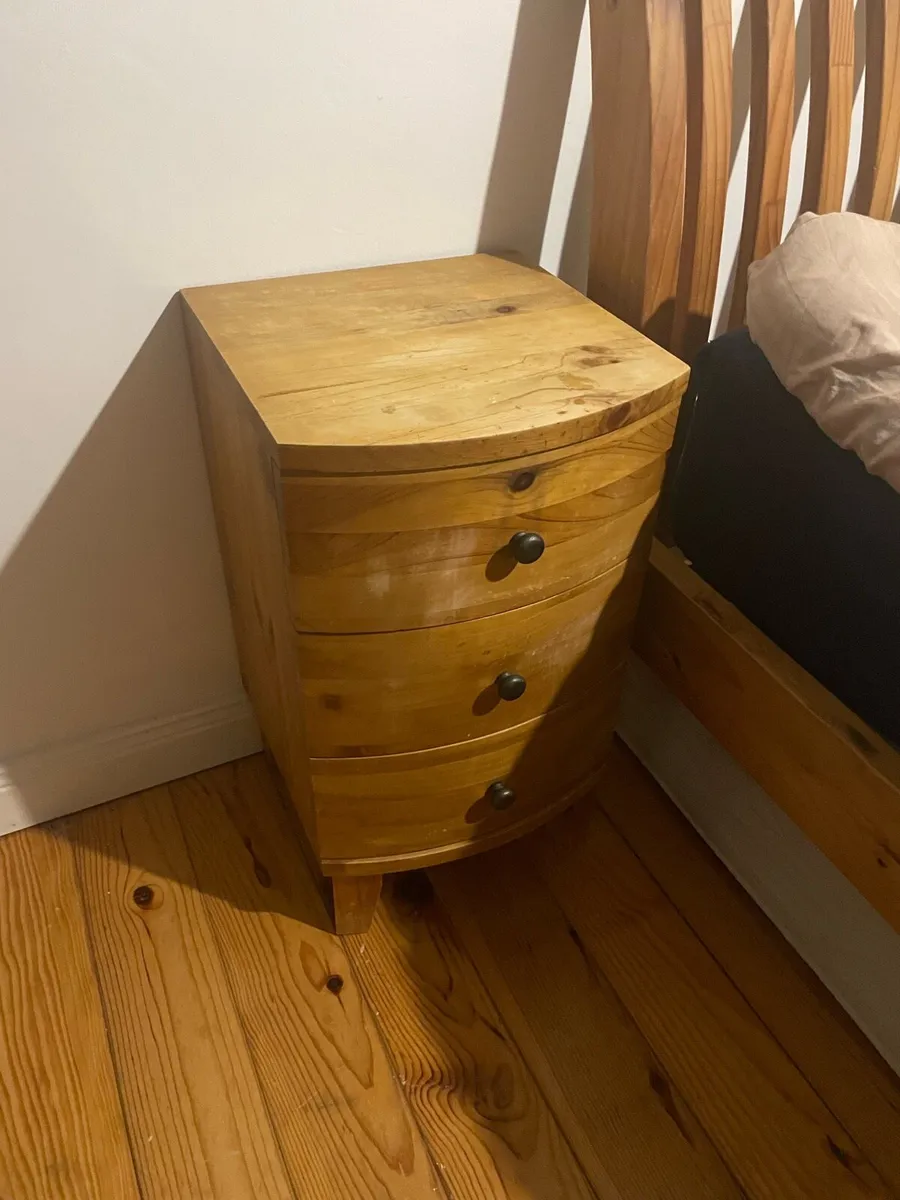 Bedside lockers x2 - Image 2