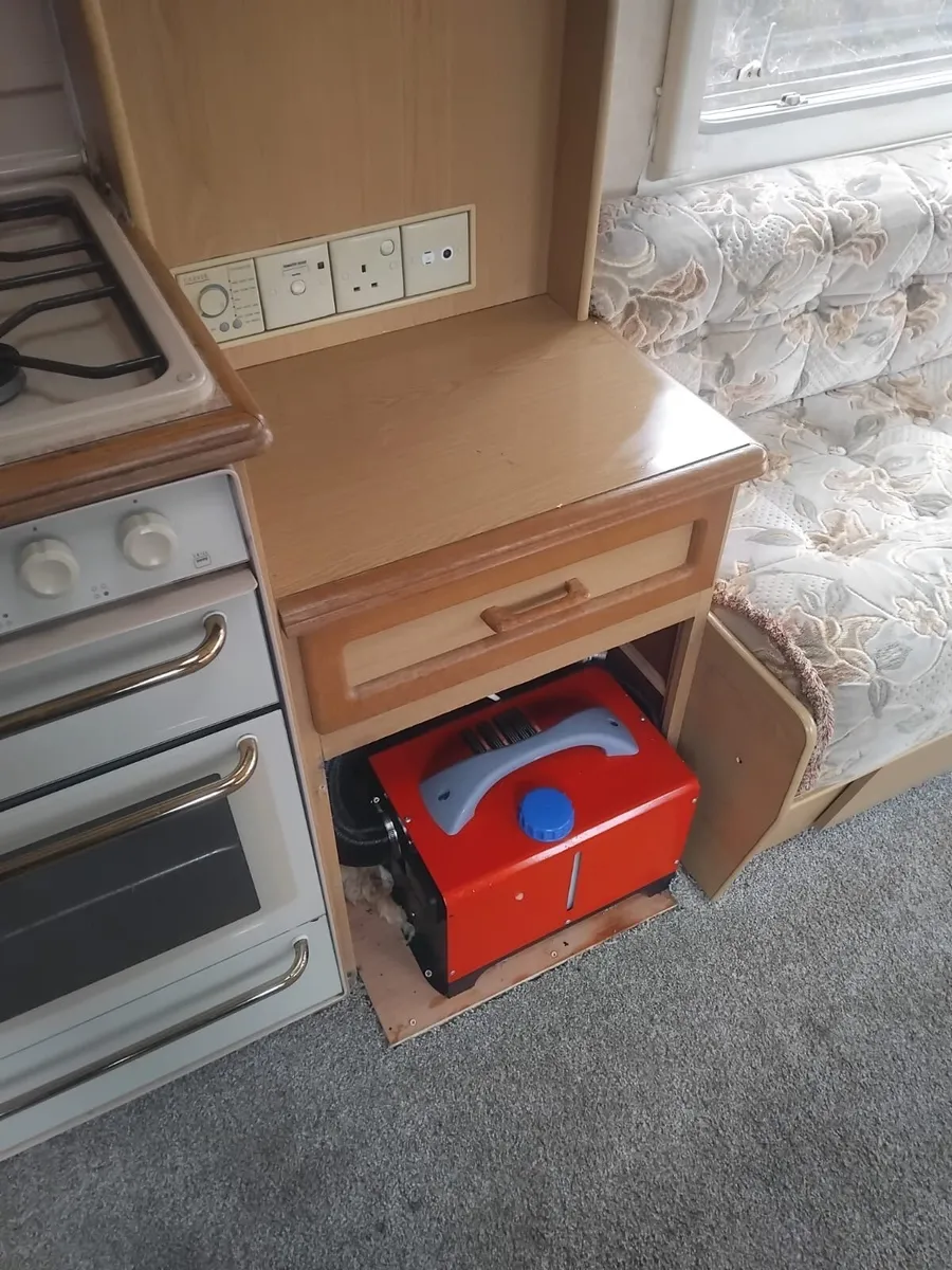 Caravan swift - Image 3