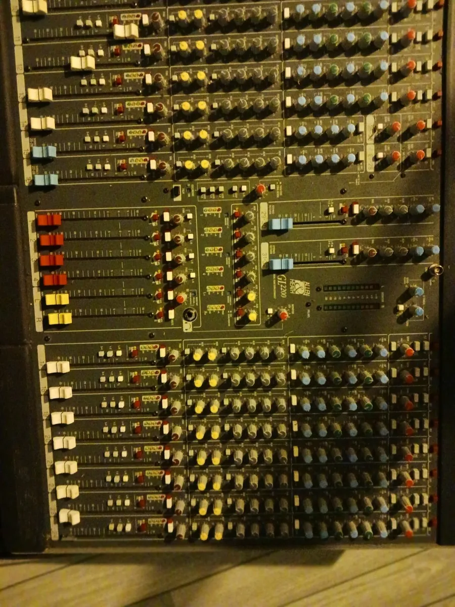 Audio Mixing Desk Allen and Heath GL2200 - Image 3