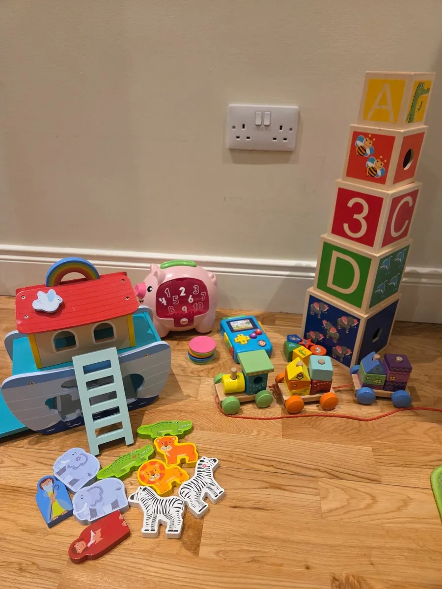 Toy Bundle Fisher Price & Shape Sorters - Image 2