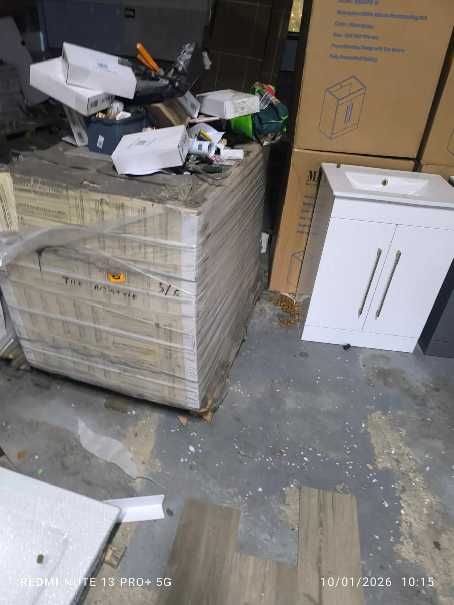 Wood effect porcelain tiles - Image 1