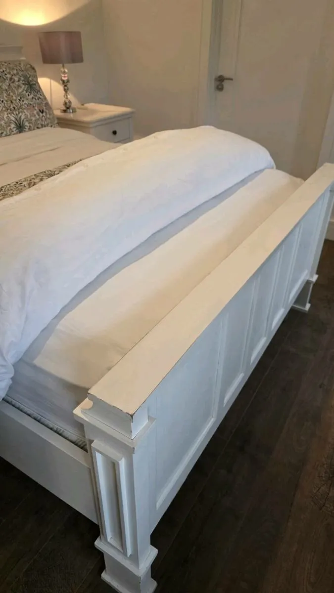 Bedroom furniture - Image 2