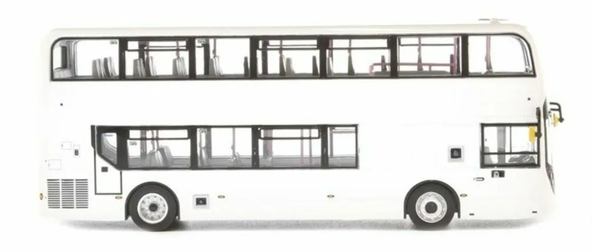 Northcord : 1:76 white bus, Free Post - Image 2