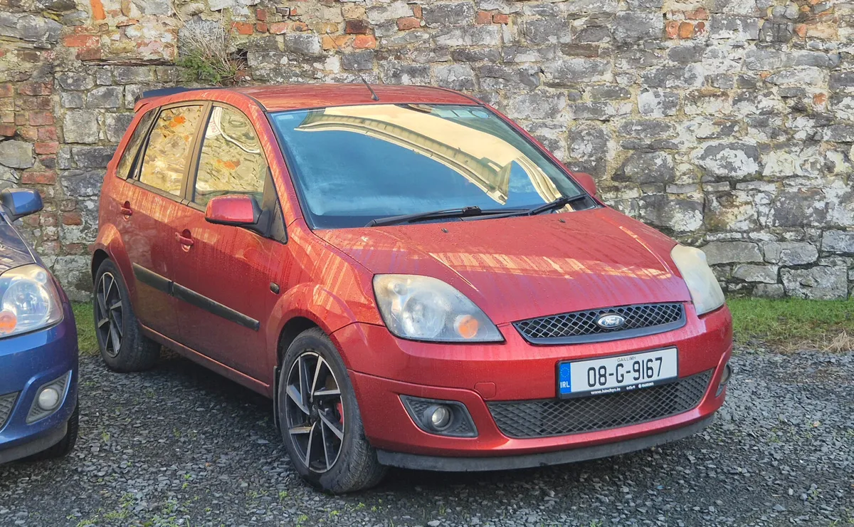 Ford Fiesta Ghia 1.4TDCi 75HP Manual - Image 1