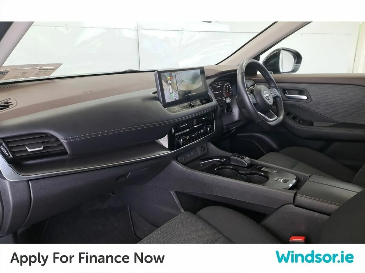 Nissan X-Trail ePOWER SV PREMIUM 5 Seater - Image 4