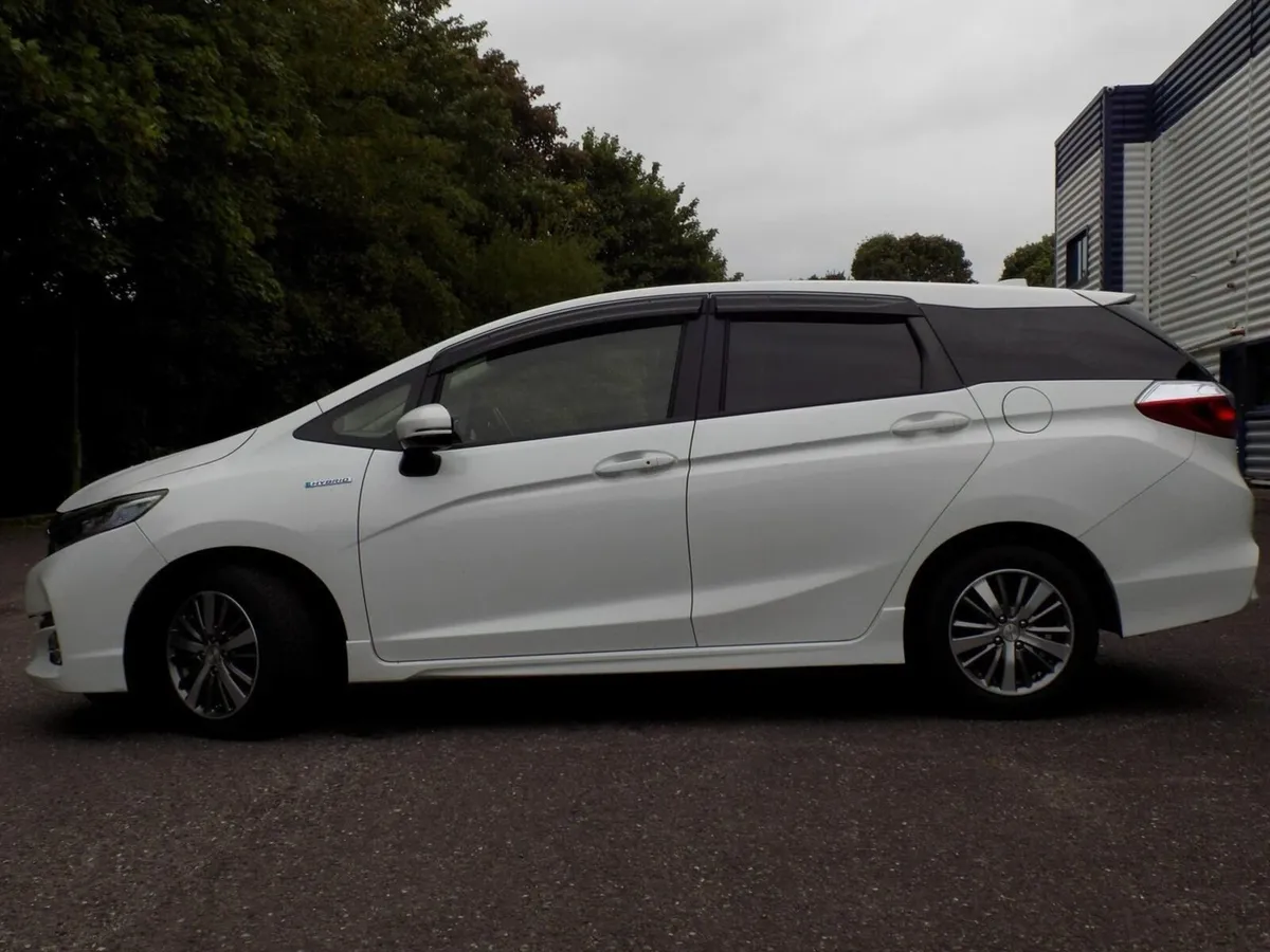 2018 Honda Shuttle Hybrid X (Honda Sensing) Rare - Image 4