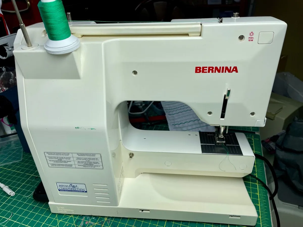 Bernina 1001 Sewing Machine - Serviced -Swiss made - Image 4