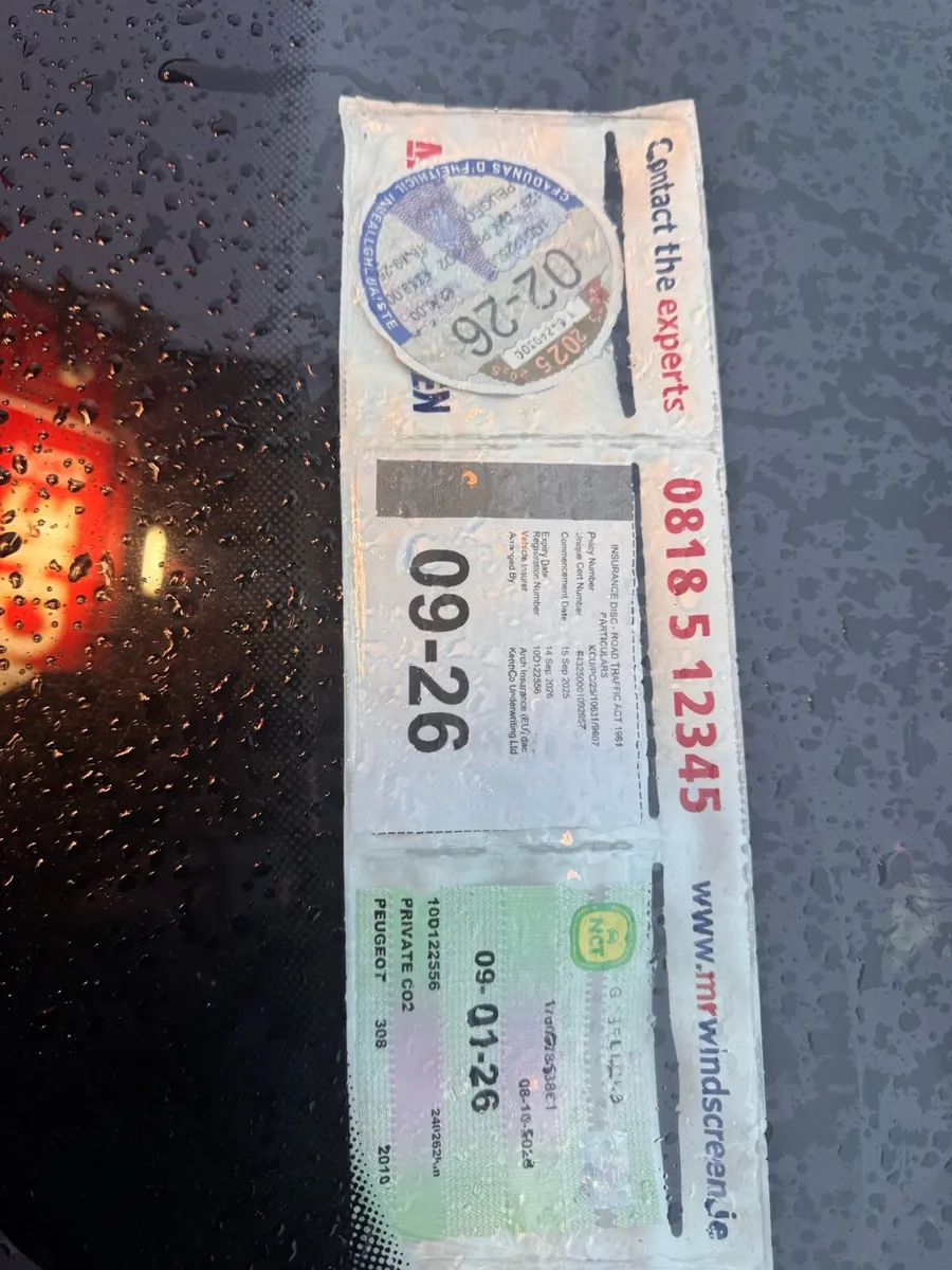 Black Peugeot 308 - Image 3