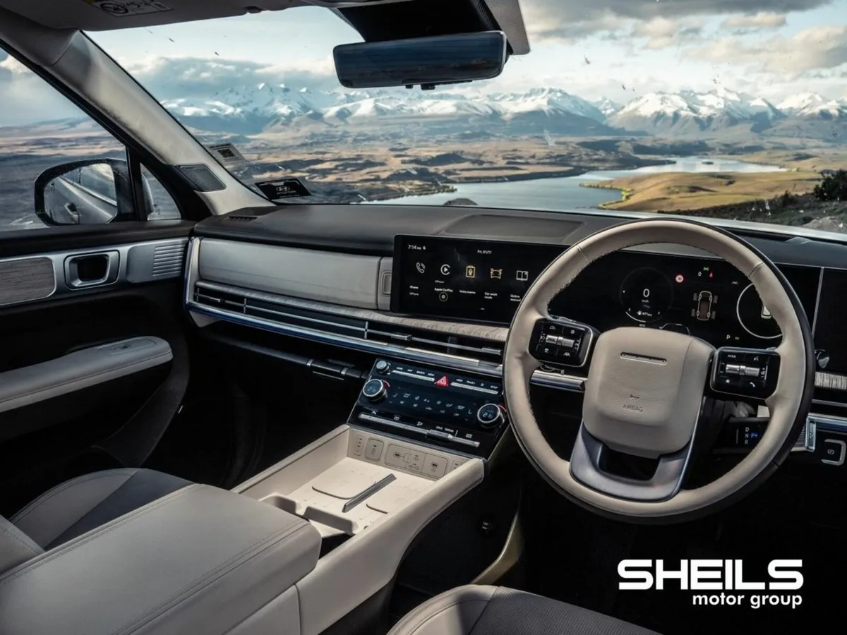 Hyundai Santa Fe 1.6 PHEV 4WD Premium - Image 3