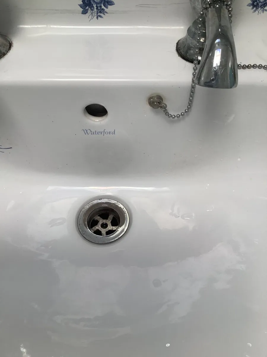 Bathroom Suite - Image 3