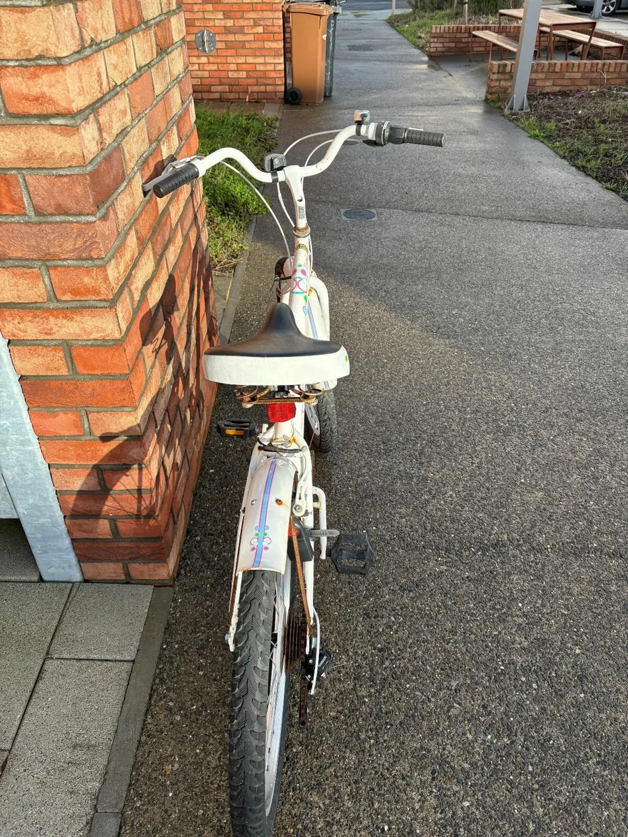 Girls Kid/Child bike 20-22 inch- 9 to 12 years old - Image 3