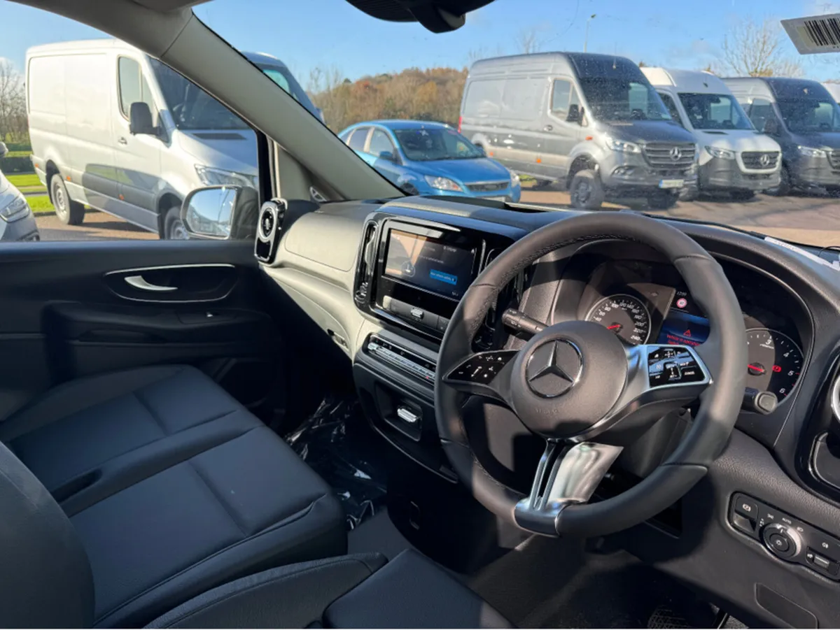 Mercedes-Benz Vito 119L Pro Automatic - Image 4