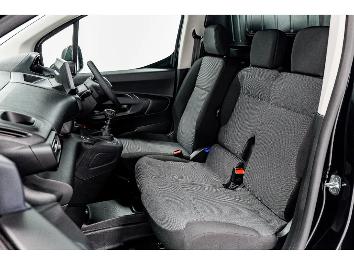 Peugeot Partner Pro Plus 1.5 Diesel 100HP 1T Long - Image 4