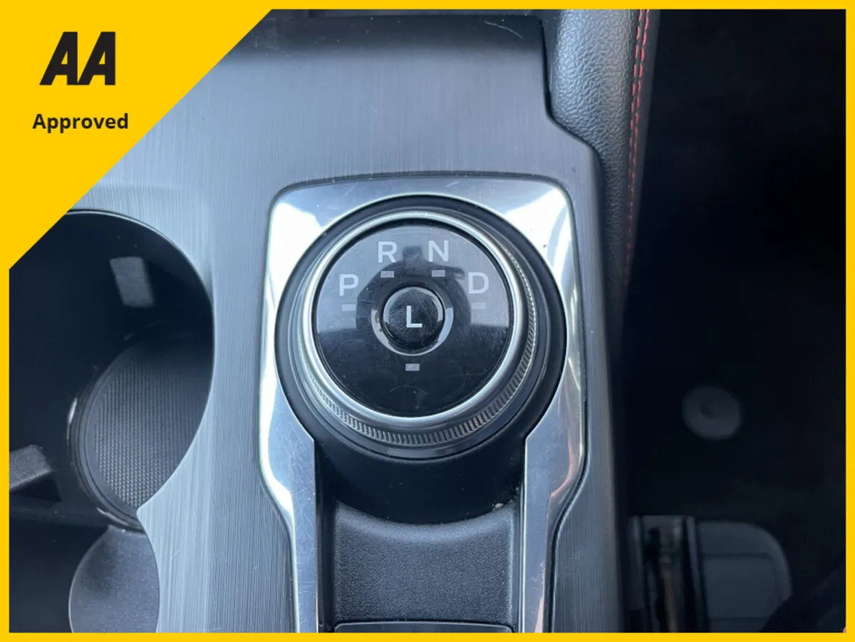 Ford Kuga ST-LINE PHEV CVT - Image 2