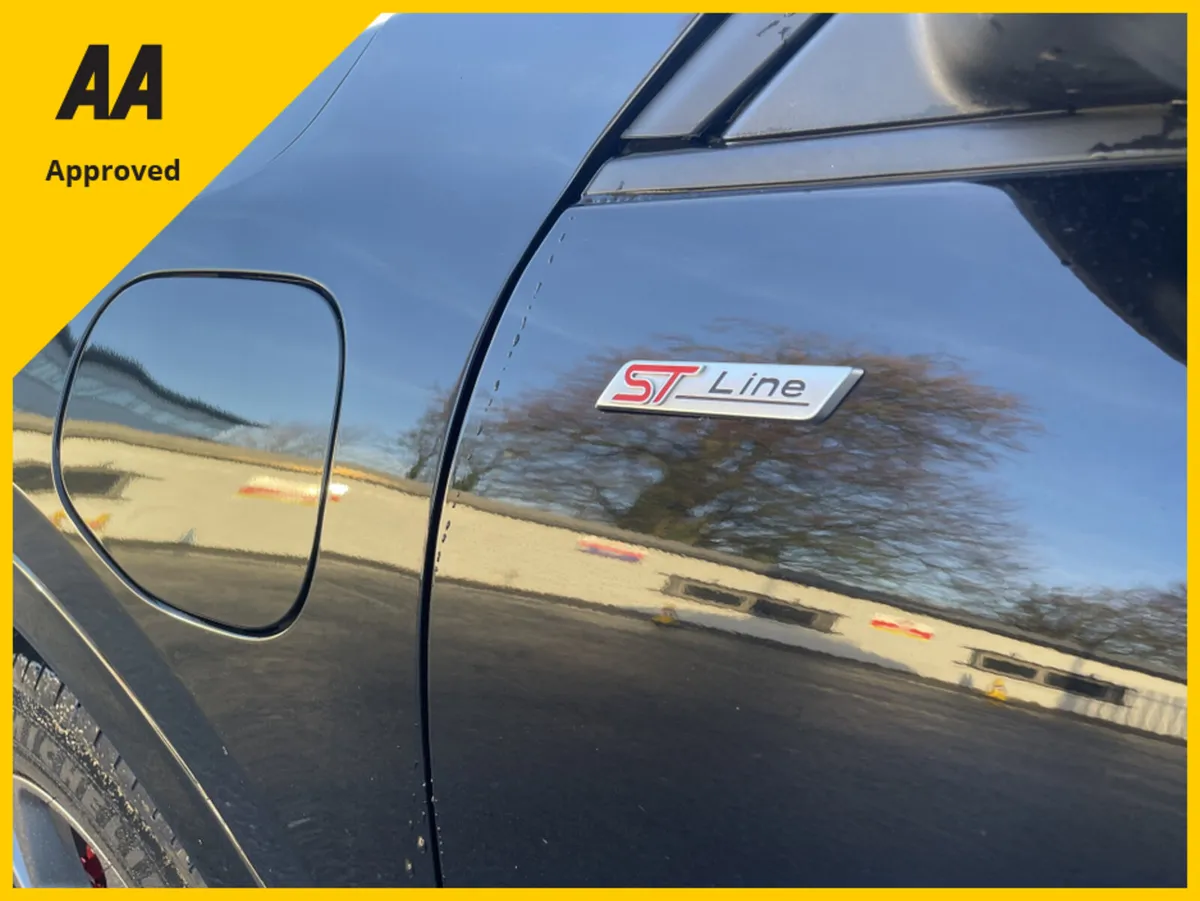 Ford Kuga ST-LINE PHEV CVT - Image 3