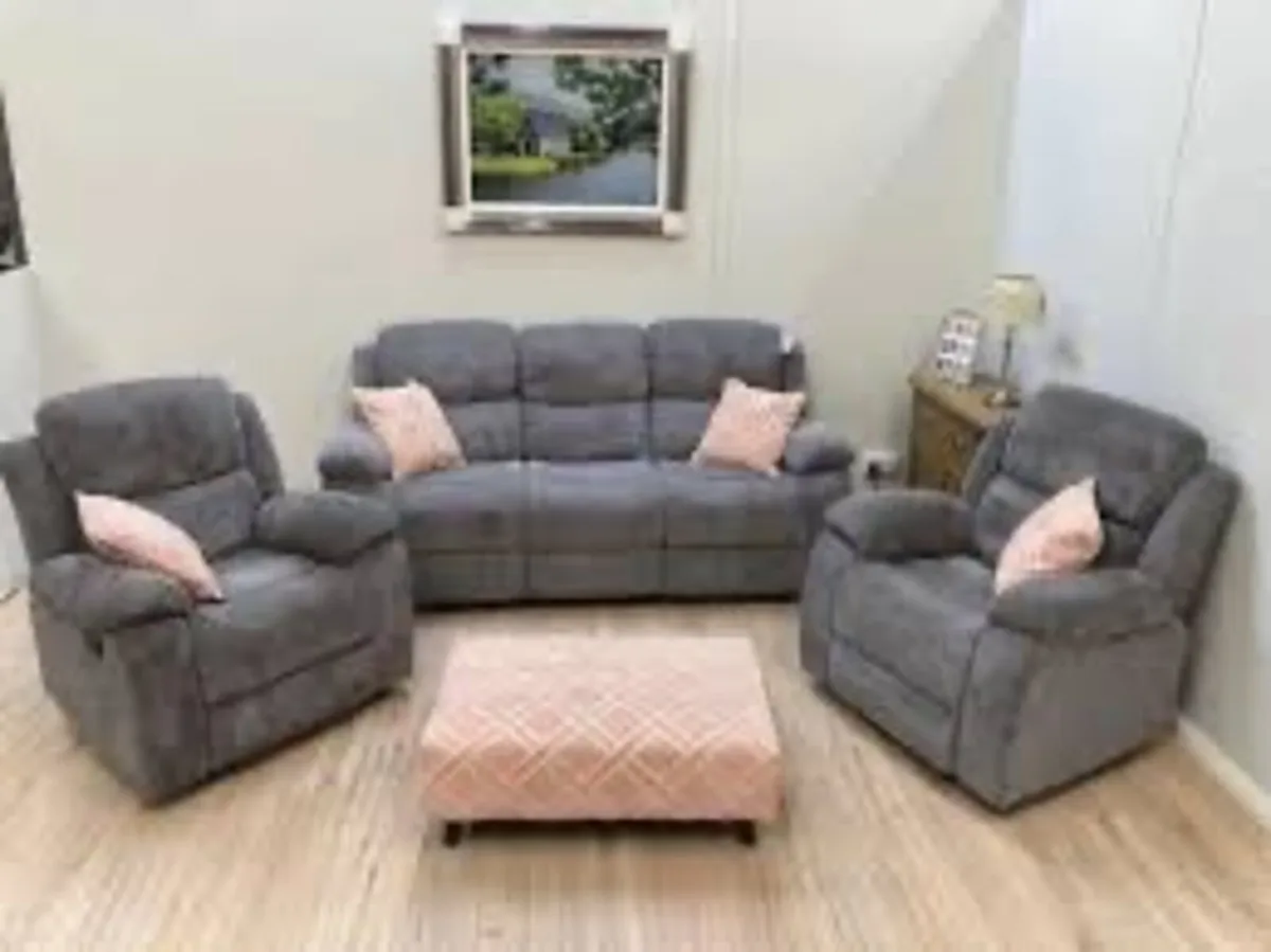 Brand new Judy 311 recliners reduced