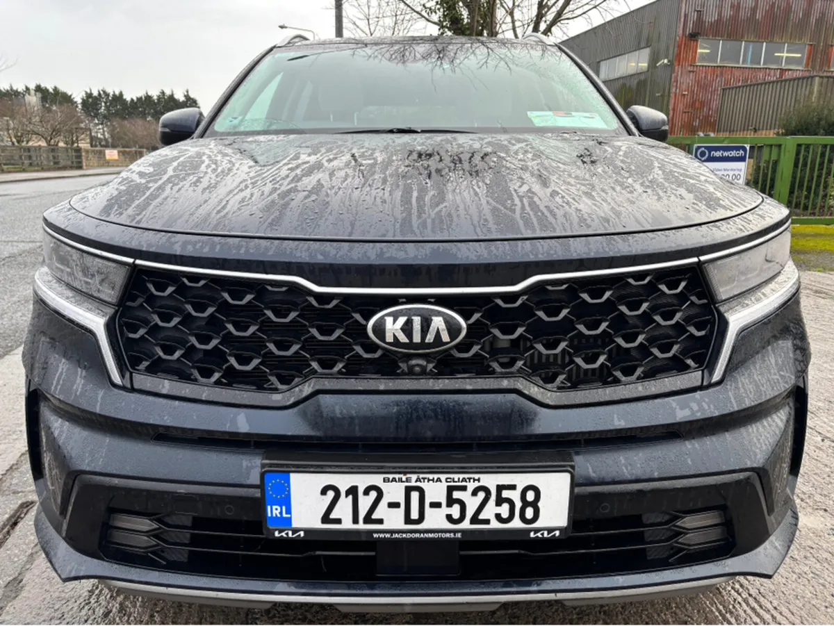 Kia Sorento PHEV K4 5DR AUTO - Image 2